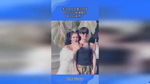 摸帅哥腹肌视频,揭秘网络热传帅哥腹肌视频背后的故事